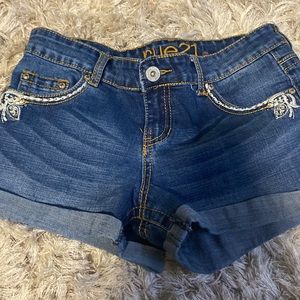 Nice Jean shorts for women.